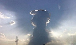 “猫王”显灵！！！这是在西班牙巴伦西亚拍摄到的酷似猫王的云彩。